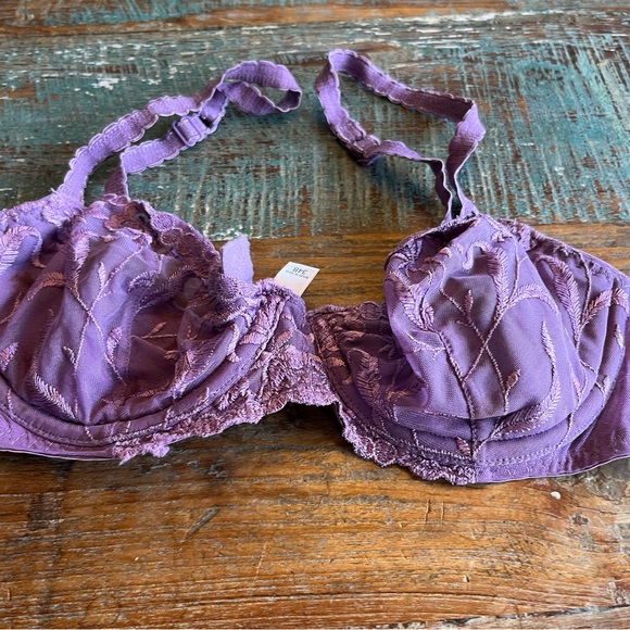 Bra - Picture 1 of 3